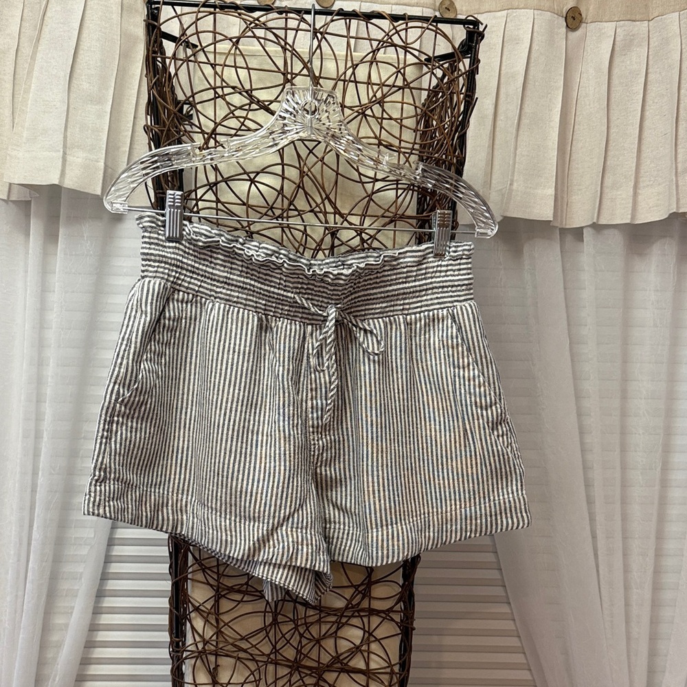 A New day Black and White Striped High-Waisted Shorts